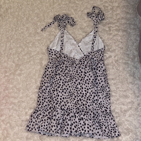 Women’s dress - Picture 2 of 4